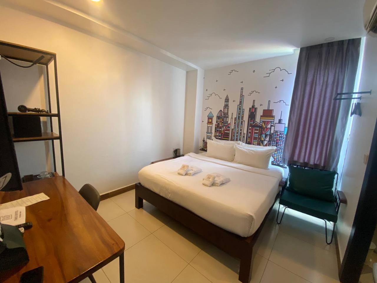 Times Hotel At Bassac Lane Phnom Penh Exterior foto